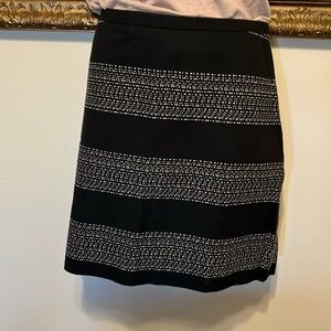 LOFT Elegant Black and White Women's Skirt Size 8